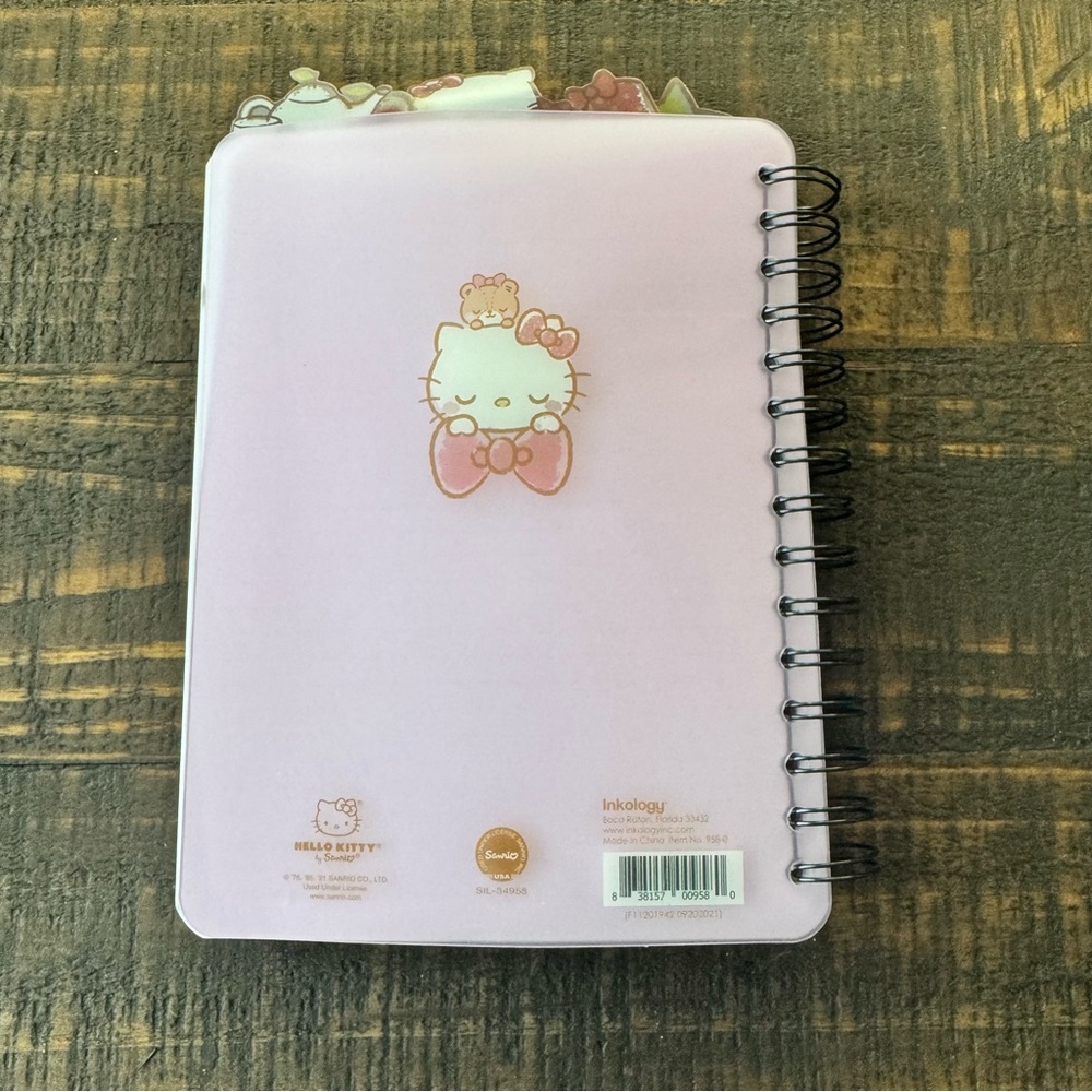 Hello Kitty Notebook 🎀 - Picture 3 of 4